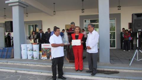 El municipio de Tzompantepec reconoce la labor altruista del párroco Elías Dávila Espinoza imagen 2