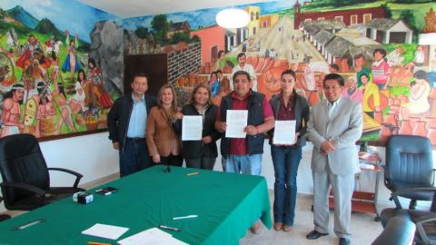 Firman convenio de colaboración el INAPAM y el municipio de Tzompantepec imagen 4