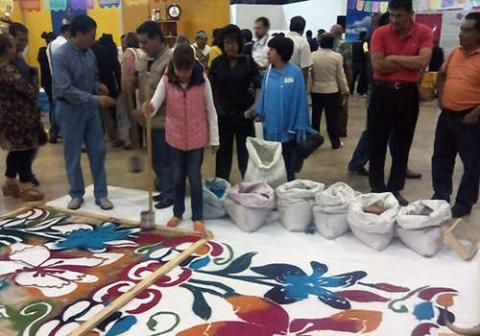 Destaca presencia de Huamantla en la “Feria de Pueblos Mágicos 2016” imagen 1
