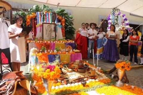 Inicia Apetatitlán celebración de día de muertos imagen 2