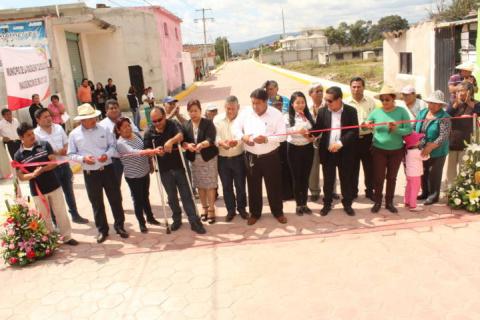 Una calle pavimentada mejora la calidad de vida de los beneficiarios: alcalde imagen 3