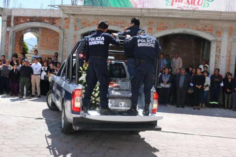 Realizan homenaje póstumo a policía fallecido de Totolac imagen 3