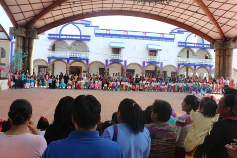 Participan alumnos de Contla en demostración artística 2015 imagen 2