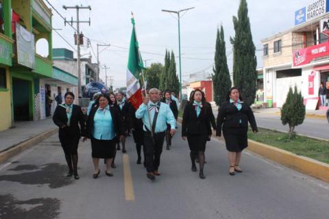 Desampedro López encabezo tradicional desfile del 16 de septiembre imagen 2