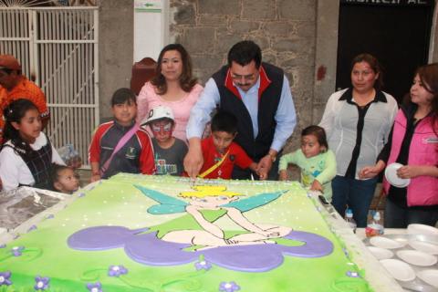 Mamas y niños de Xaltocan son festejados en su día imagen 1