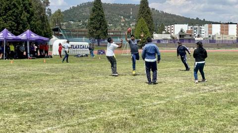 Imparte IDET capacitación sobre tochito NFL a profesores de educación física imagen 2