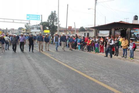 Celis Galicia encabezó desfile conmemorativo del 20 de noviembre imagen 4