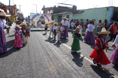 Celis Galicia encabezó desfile conmemorativo del 20 de noviembre imagen 2