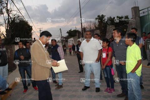 Alcalde acerca servicios básicos, además adoquina la calle Pedro Berruecos imagen 1