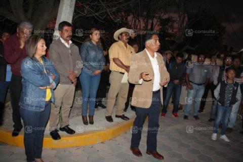 Alcalde acerca servicios básicos, además adoquina la calle Pedro Berruecos imagen 3