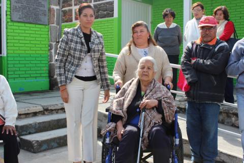 Entrega Sistema DIF Huamantla sillas de ruedas, bastones y cobertores imagen 1