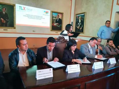 Firma Ayto. capitalino e Icatlax convenio de capacitación en DH imagen 2