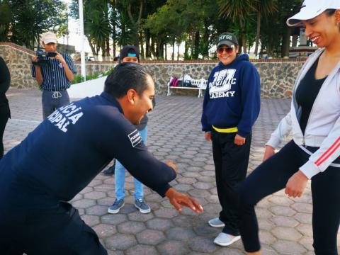 Alcalde promueve la seguridad en las mujeres con curso de defensa personal imagen 3