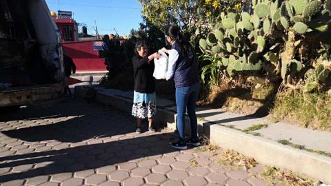 Entregan a ciudadanos de Tetla donación de insumos sanitarios por parte de la empresa kimberly Clark imagen 1