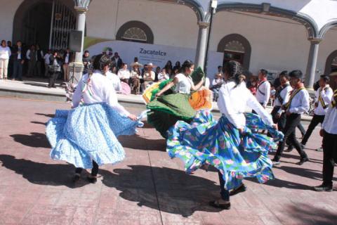 Alcalde encabezo el desfile del 107 aniversario de la Revolución Mexicana imagen 1