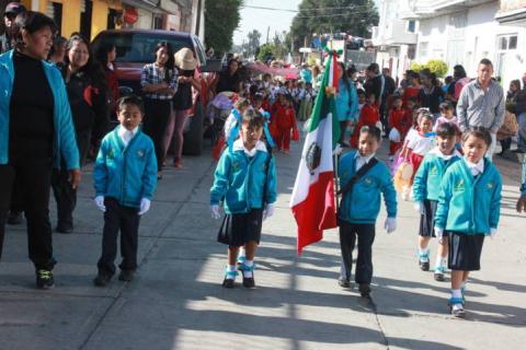 Pérez Rojas encabezó desfile del 107 aniversario de la Revolución Mexicana imagen 1