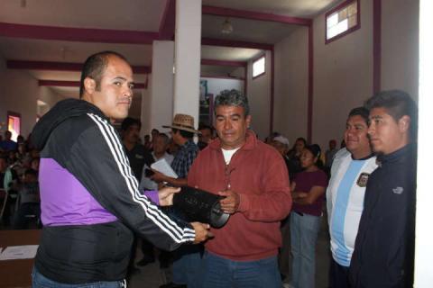 Entregó Sanabria Chávez bomba nueva para San Lucas Tlacochcalco imagen 1