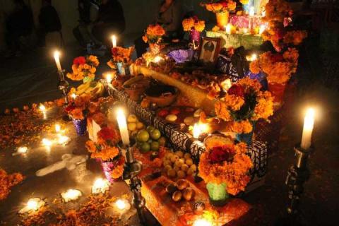 Ayuntamiento impulsa las tradiciones de Día de Muertos con un festival imagen 3