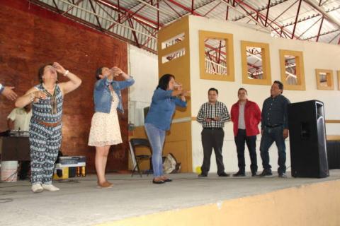 Ayuntamiento de Xaloztoc festejo en grande a los maestros en su día imagen 2