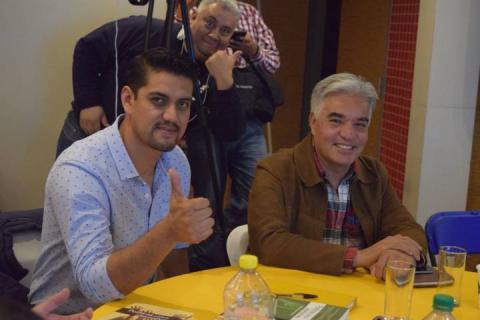 Apalean a Gelacio y se queda con ganas de imponer a su hijo