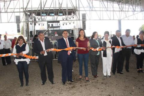 Alcalde encabezó el tradicional desfile de Feria del Mole en su 2da edición imagen 4