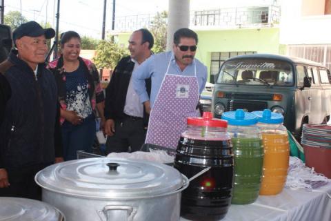 El Mercado Artesanal ha contribuido al desarrollo del municipio: alcalde imagen 2