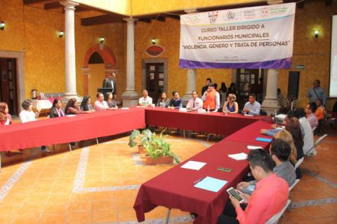 Sensibilizan a Funcionarios de Calpulalpan contra trata de personas imagen 2