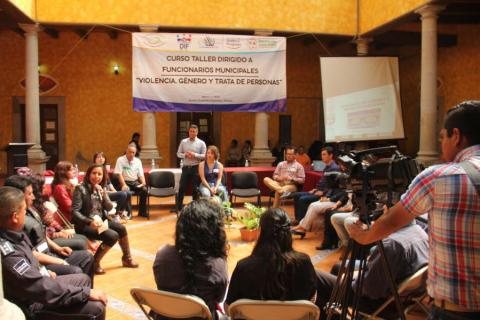 Sensibilizan a Funcionarios de Calpulalpan contra trata de personas imagen 1