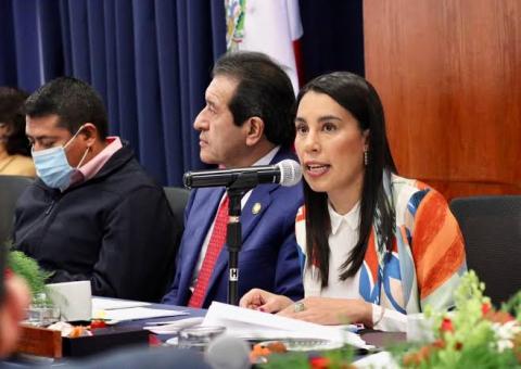 Bajo la lupa Doña Chepina, hace bisnes discrecionales y dudosos con funcionarios de Sheinbaum