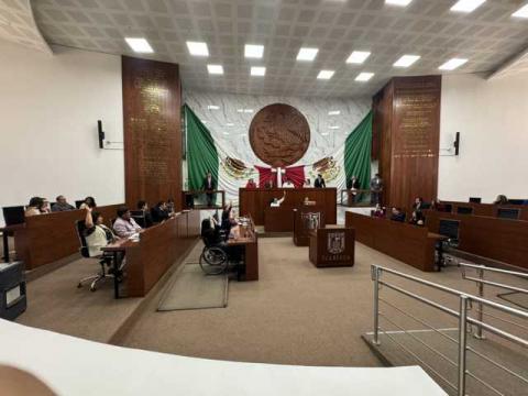 Alcaldes que se ausenten más de 15 días deberán ceder el cargo a su suplente: Congreso