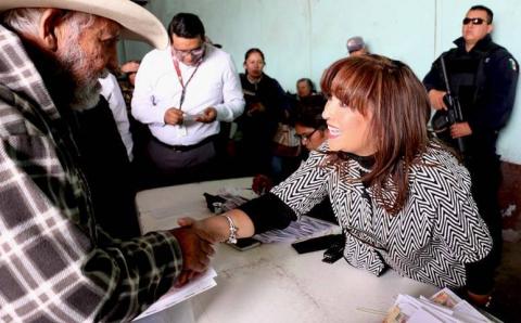 Entrega Lorena Cuéllar recursos de pensión para el bienestar de adultos mayores imagen 5
