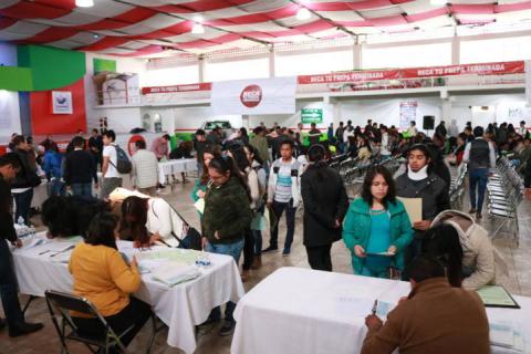 Entrega Gobierno del Estado estímulos de “Beca tu prepa terminada” en Chiautempan imagen 1