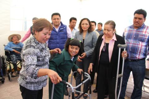 Personas con discapacidades de Tepetitla reciben aparatos imagen 2