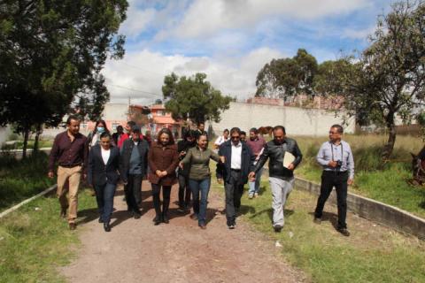 Alcalde acerca servicio básico y rehabilitación de carretera para Texopa imagen 2