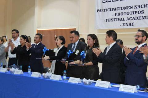 Presidente Municipal de Tetla entregó equipos de cómputo al Cbtis 212