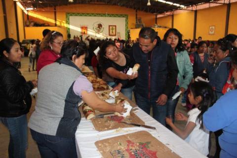 SMDIF y Ayuntamiento llevaron alegría a los niños en el Día de Reyes imagen 4