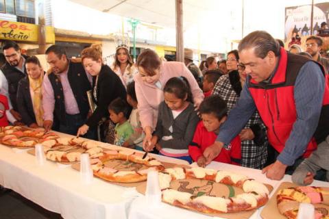 Vamos a seguir trabajando a favor de los niños son nuestro futuro: alcalde imagen 1