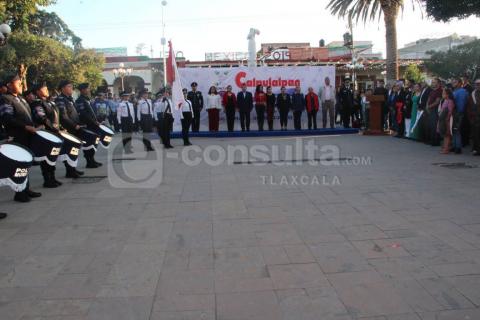 La fijación del Bando y el encendido de las luces iniciamos el mes patrio: alcalde imagen 3