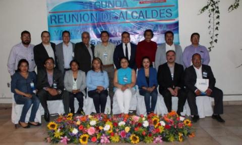 Asiste alcalde de Ayometla a reunión de presidentes municipales del PAN