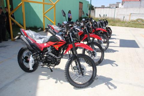 Entrega alcalde Francisco Román Sánchez 6 motocicletas para reforzar la seguridad pública de Zacatelco imagen 2