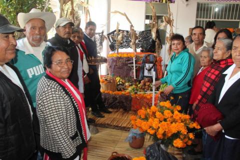 Realizó con éxito Ayuntamiento y el SMDIF concurso de ofrendas imagen 1