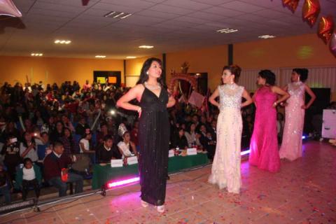 Herrera Vara corono a “Cinthia I” como Reina de la feria Nopalucan 2017 imagen 6