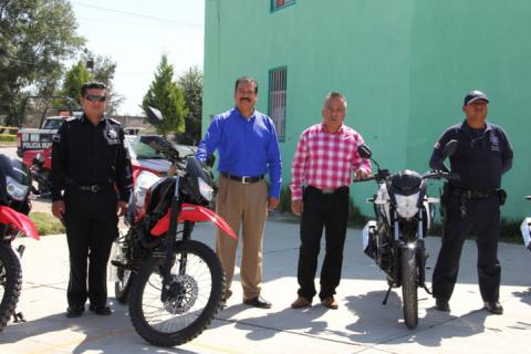Entrega alcalde Francisco Román Sánchez 6 motocicletas para reforzar la seguridad pública de Zacatelco imagen 1