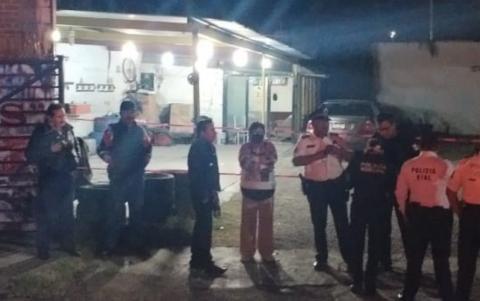 At4c4n a b4l4z0s a sujeto al interior de un autolavado, en Apizaco