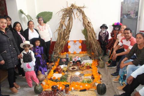 Realizó con éxito Ayuntamiento y el SMDIF concurso de ofrendas imagen 3