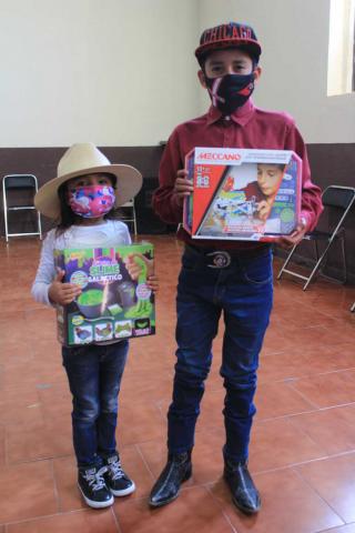 DIF Municipal de Tetla entrega 180 juguetes con motivo del Día de Reyes imagen 2