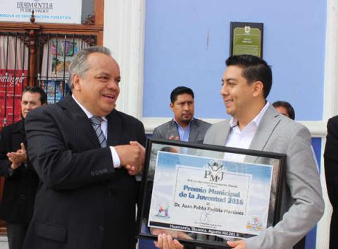Entrega JAAL Premio Municipal de la Juventud 2016 imagen 4