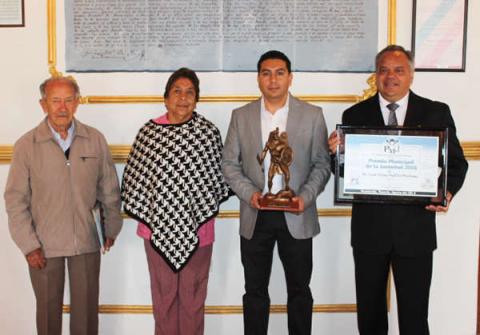 Entrega JAAL Premio Municipal de la Juventud 2016 imagen 2