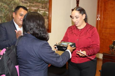 Cumplen compromiso senadora panista y alcalde de Zacatelco imagen 6