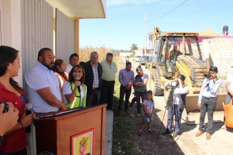 Vecinos de la calle Perú tendrán una vialidad adoquinada: Badillo Jaramillo imagen 2
